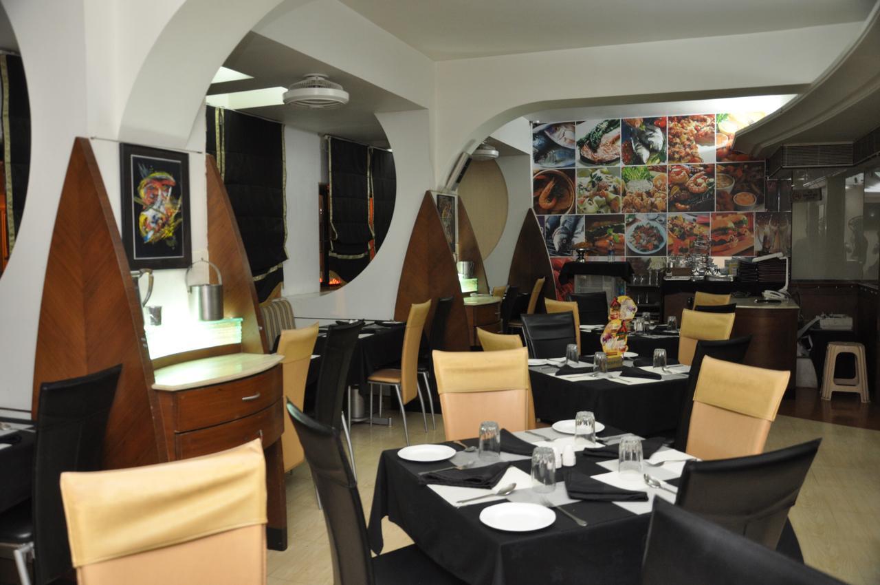 Hotel Gurukripa Daman Ngoại thất bức ảnh